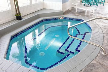Indoor spa tub