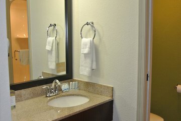 Room 7 of 33
