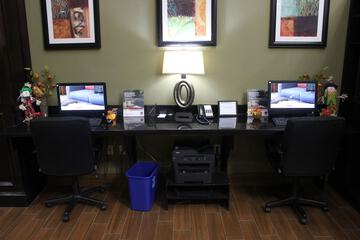 Business Center 37 of 37