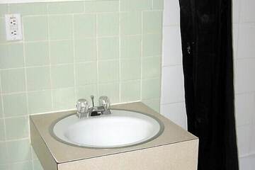 Bathroom sink