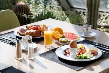 Breakfast meal