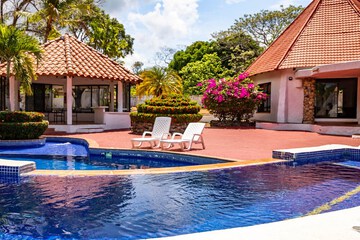 Pool waterfall