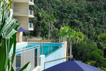 Infinity pool