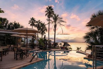 Infinity pool
