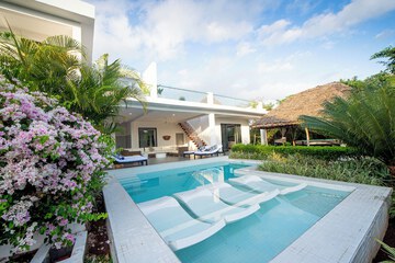 Private pool
