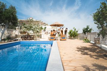 Private pool