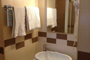 Bathroom sink