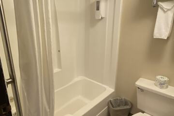 Room 10 of 38