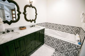 Jetted tub