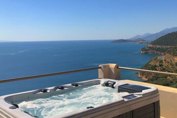 Private spa tub