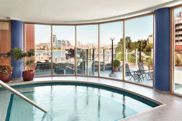 Indoor spa tub