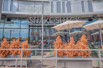 Shopping mall