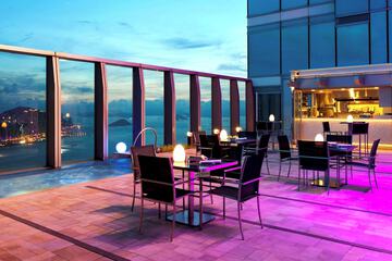 Poolside bar