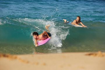 Surfing/boogie boarding