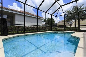 Indoor/outdoor pool
