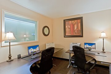 Business Center 39 of 41