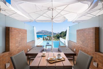 Private pool