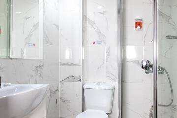 Bathroom shower