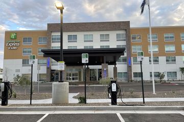 Electric vehicle charging station