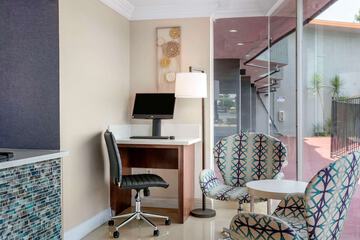 Business Center 44 of 51