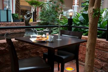 Breakfast area