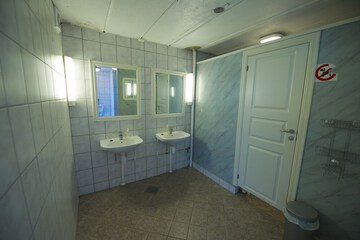 Bathroom sink
