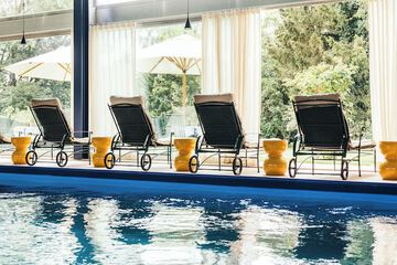 Exercise/lap pool