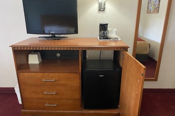 Room 10 of 16