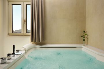 Jetted tub