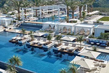 Infinity pool