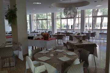 Food court