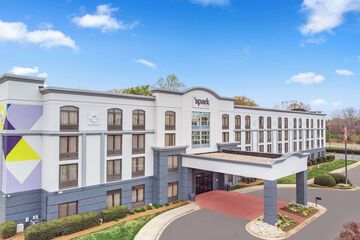 Spark by Hilton Charlotte Tyvola I-77