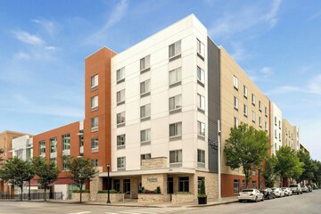 Fairfield Inn & Suites Cincinnati Uptown / University Area
