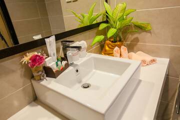 Bathroom sink