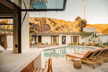 Poolside bar