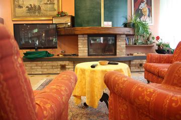 Lobby lounge