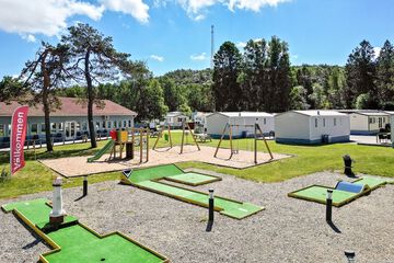 Mini-golf