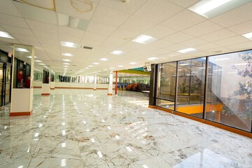 Ballroom/Hall 72 of 90