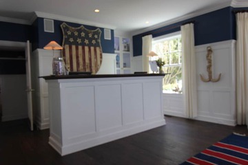 Check-in/check-out kiosk