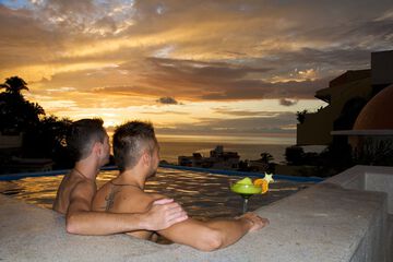 Outdoor spa tub