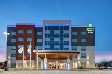 Holiday Inn Express & Suites Houston - Memorial City Centre by IHG