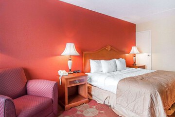 Room 13 of 34