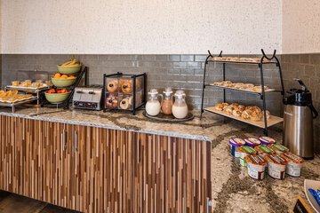 Breakfast/Coffee Service 32 of 35