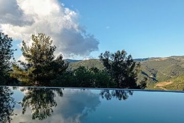 Infinity pool