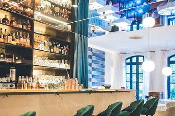 Snack bar