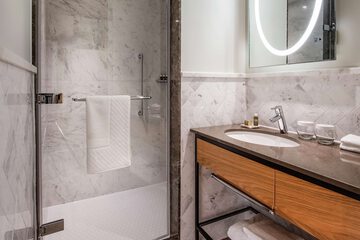 Bathroom shower