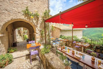 Breakfast area