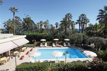Rooftop pool