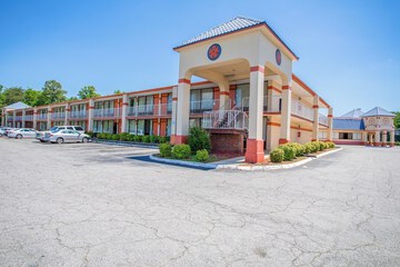 OYO Hotel Greensboro East I 40