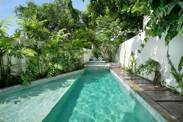 Private pool
